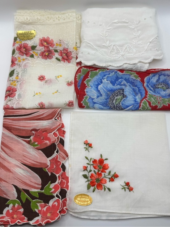 Vintage Other - Bundle of 5 Vintage Linens